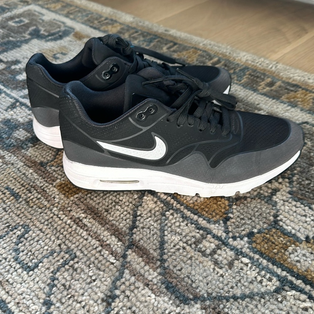 Nike - Air Max